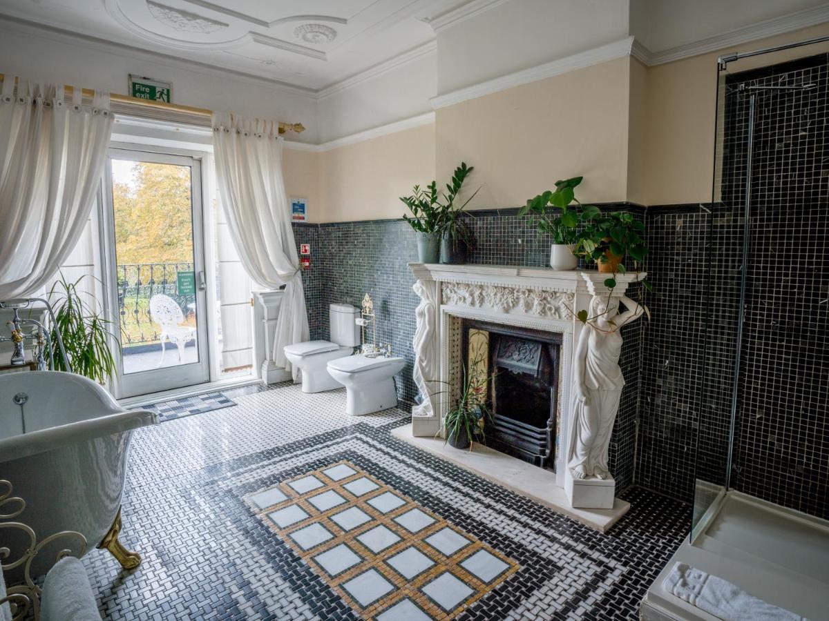 Berwick Lodge Алмондсбери Экстерьер фото