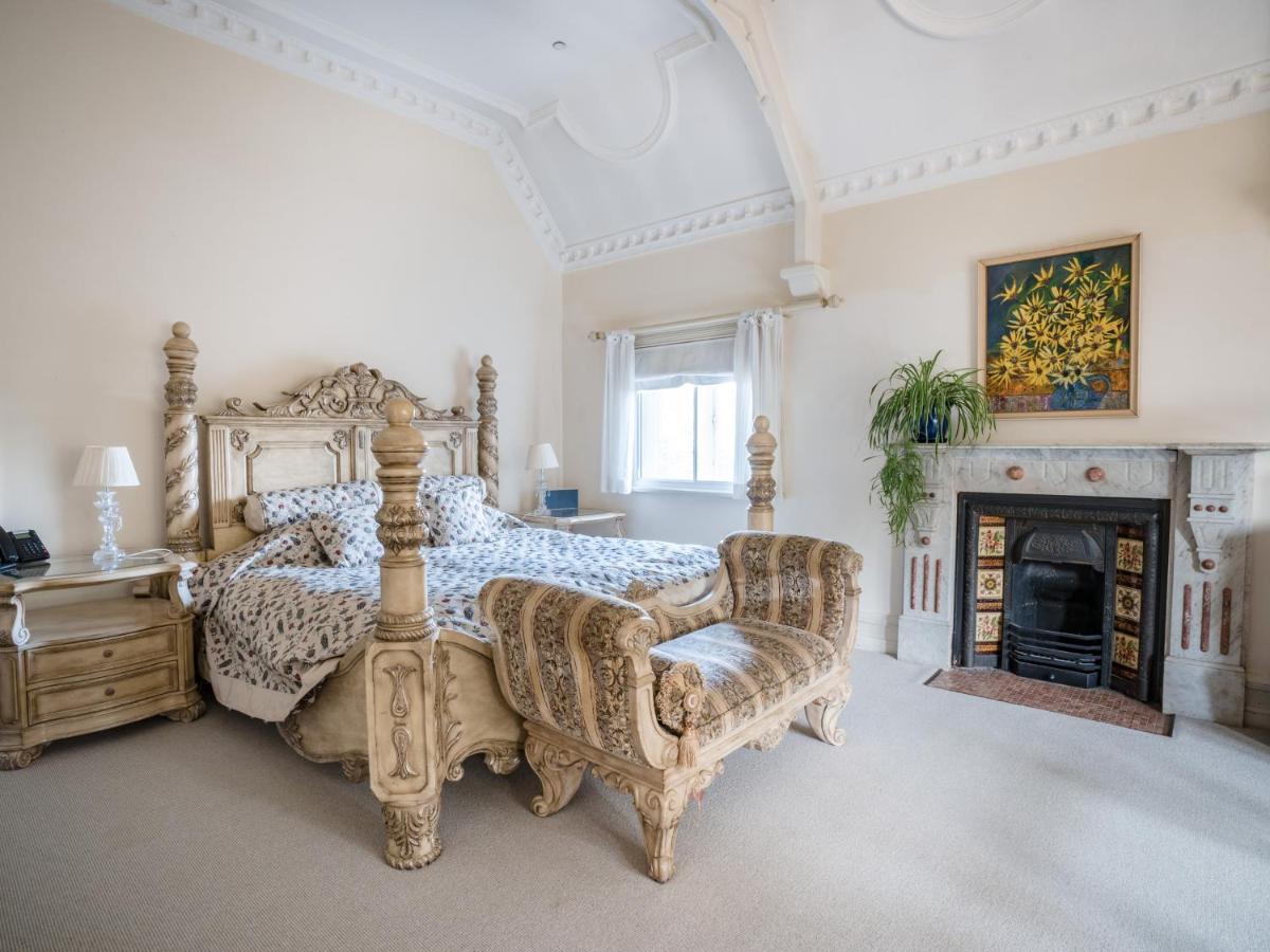 Berwick Lodge Алмондсбери Экстерьер фото
